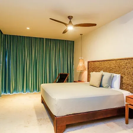 Gorgeous Flowy Space With Wrap-around Private Pool Apartment *