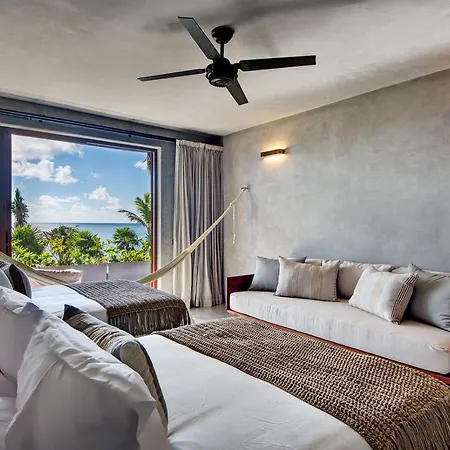 Beachfront Soliman Bay 12 Holiday home