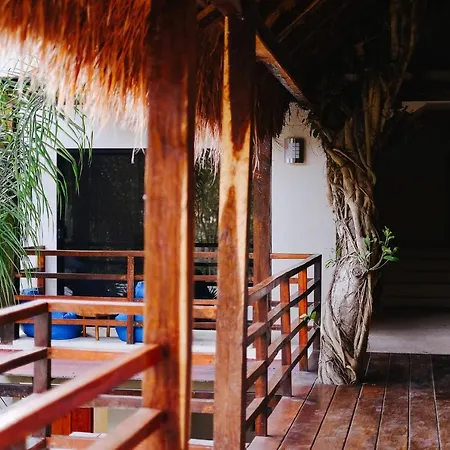 Uolis Nah Hotel