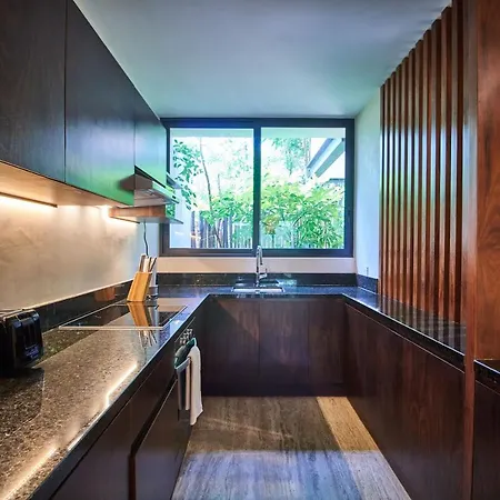 Odyssey - Private Plunge Pool & Club Access Apartment *