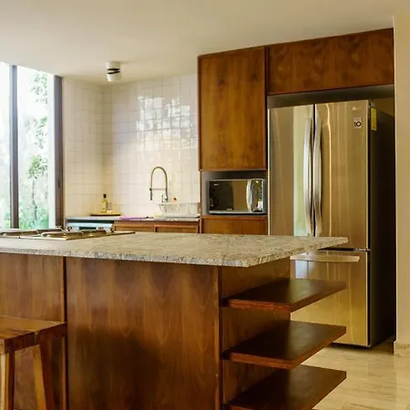 205 Perfect Location 3 Bedrooms Apartment