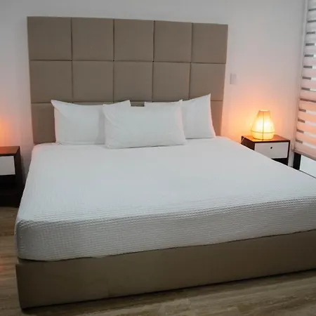 Amira Apartahotel 3*