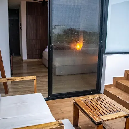 Amira Apartahotel