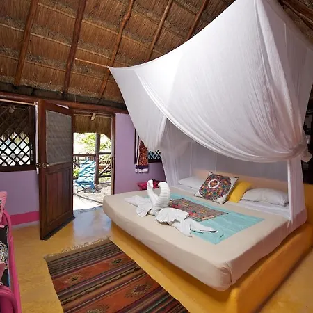 Hemingway Romantic Eco Hotel 4*