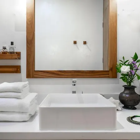 Ca'lalily Aparthotel