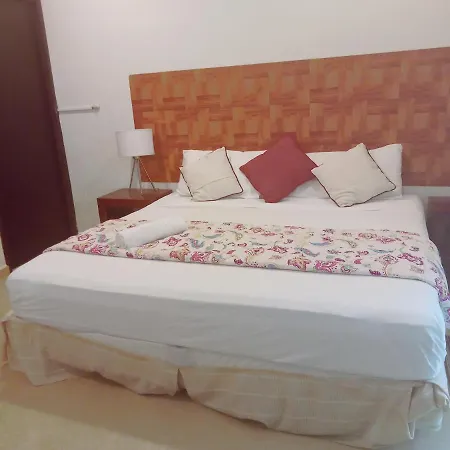 Akalan Apartahotel 4*