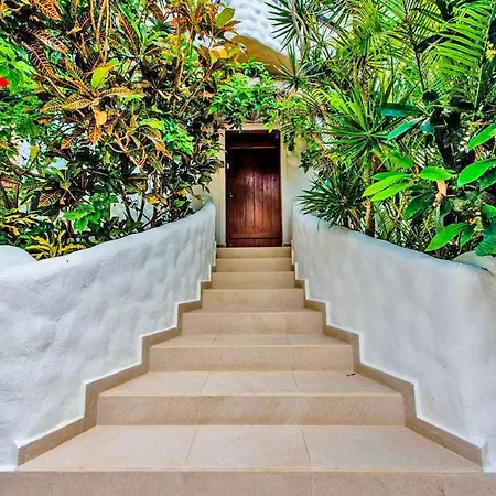 Mar Azul Luxury 6 Bedrooms Villa Tulum