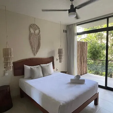 Apartment Jungle View 2bed 2bath Condo/ Wi-fi/ Pool/ Gym