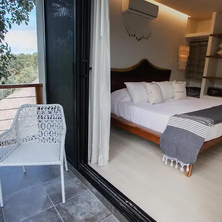 Macondo 4*