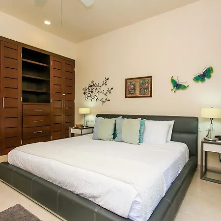 Apartment Perfectly Situated Between The Beach & Town By Stella *