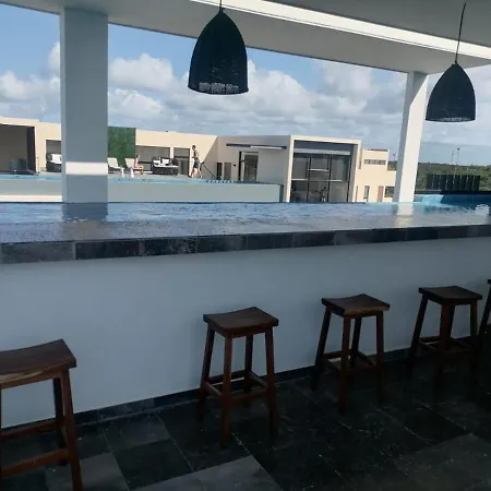 Mya, Elle&elena Residences *