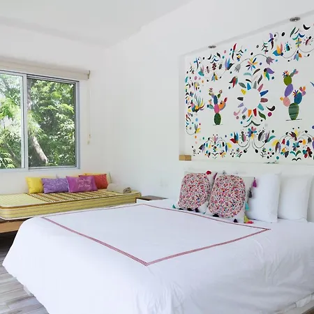 Luxury Private , Private Pool, Private Garden, Jacuzzi, 24hours Security Villa *
