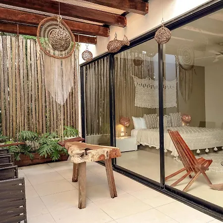 Hotel Orchid House Jungle