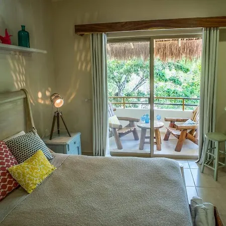Spacious Penthouse With Private Rooftop In Gated Community