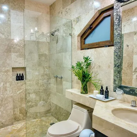 Сasa de vacaciones Mansion In Soliman Bay For 34 Guests!