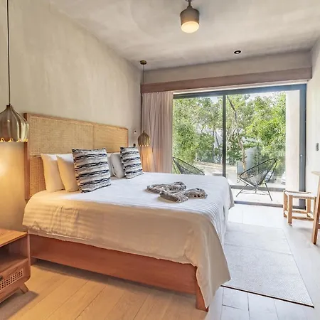 Element Apartment *