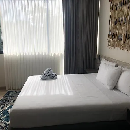 Apartahotel Mya, Elle&elena Residences *