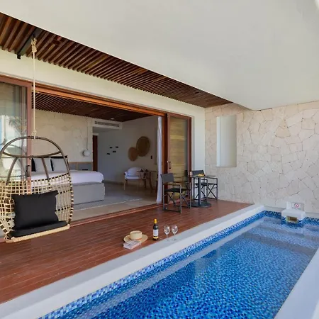 Tago By G Hotel