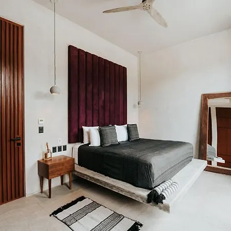 Kings Mansion For 26 Guests! *