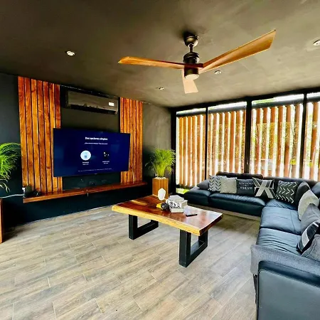 Guest house Room In The Jungle + Private Natural Cenote *