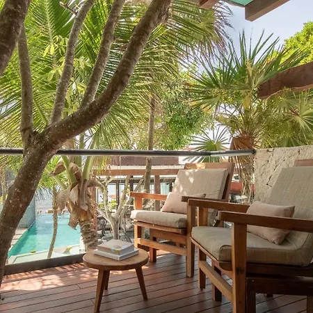 Mi By La Zebra, An Slh (adults Only) 5*