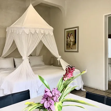 Hotel Geminis Boutique Condohotel 4*