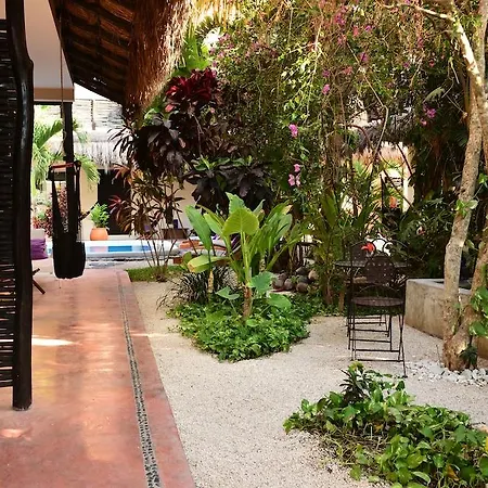 Geminis Boutique Condohotel Hotel 4*