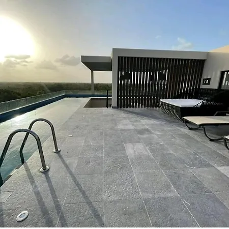 Mya, Elle&elena Residences *