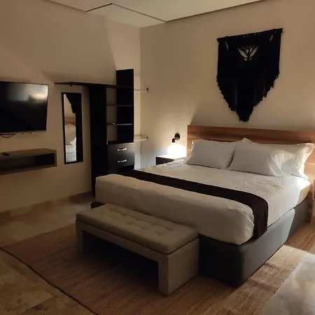 Mya, Elle&elena Residences *