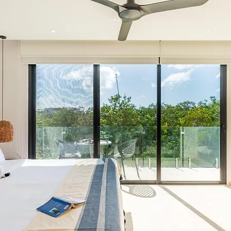 Your Place In With Pool, Gym And Coworking Apartment