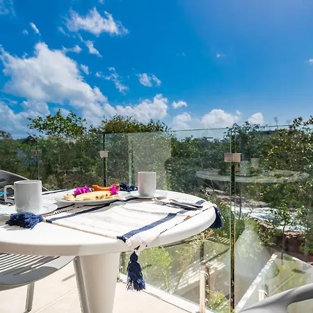 Your Place In With Pool, Gym And Coworking Apartment