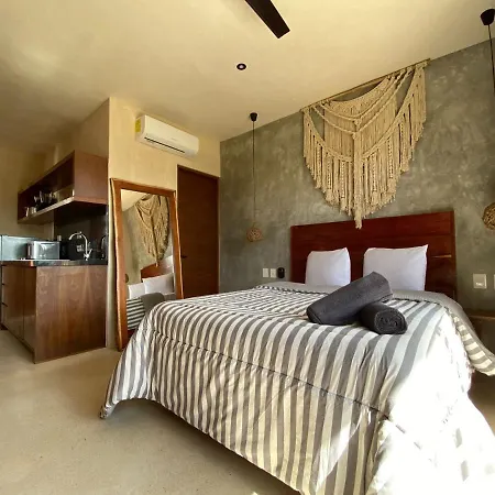 Guest house Room In Studio - Beautiful Jungle View Luxury Studio Tulum