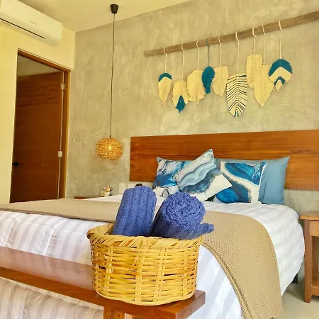 Room In Studio - Charming And Bright Studio Guest house