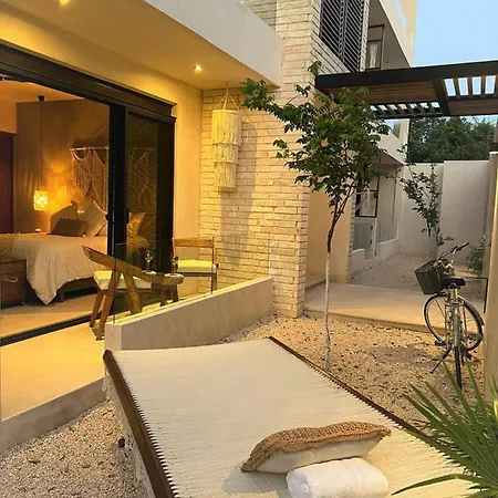 Room In Studio - Stylish And Bright Studio Near The Pool