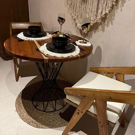 Room In Studio - Stylish And Bright Studio Near The Pool Guest house *