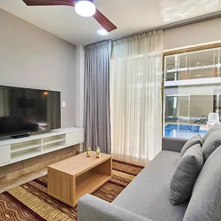 Sherlock - Swim Up & Gym & Club Access Apartment Tulum