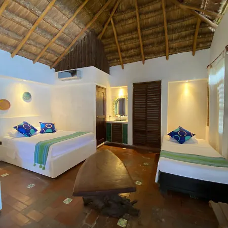 L Hotelito 3*