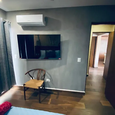 Taanah Hotel *