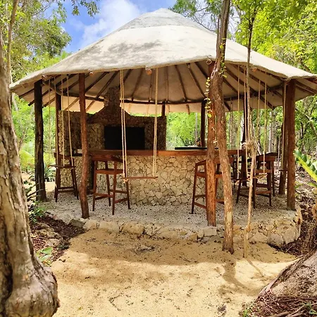 Camping Glamping Bunga Lotus Tulum