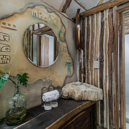 Hotel Hidden Treehouse Eco-hotel