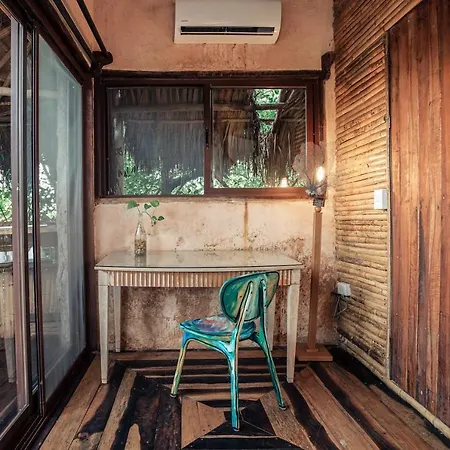 Hidden Treehouse Eco-hotel Hotel