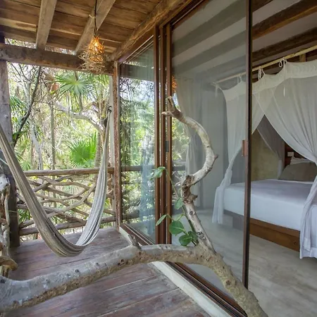 Hidden Treehouse Eco-hotel 4*
