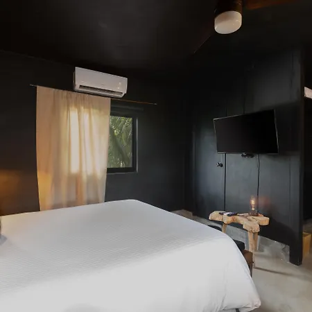 Aroma & Club Hotel
