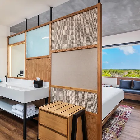 Aloft Hotel