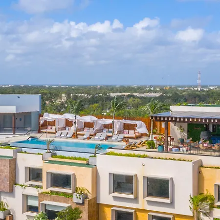 Aloft Hotel 4*