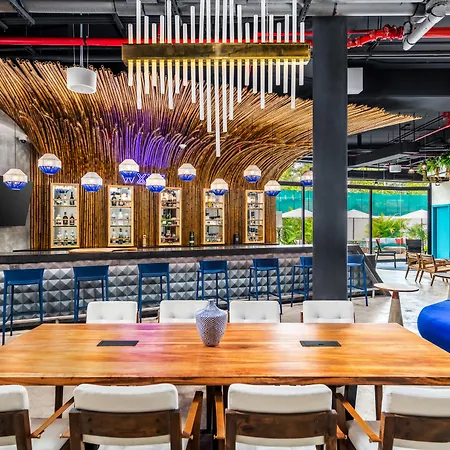 Hotel Aloft 4*