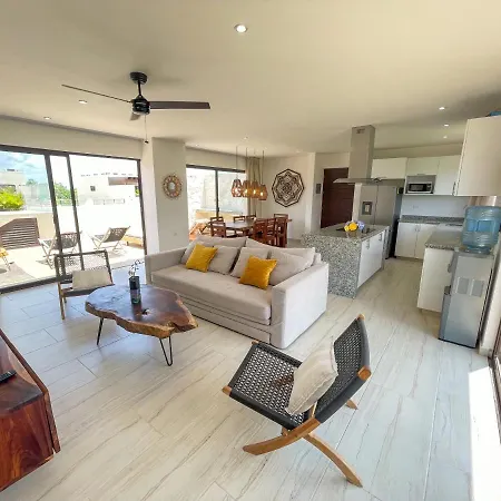 And Penthouse Blue Luxury Kukulkan Apartment