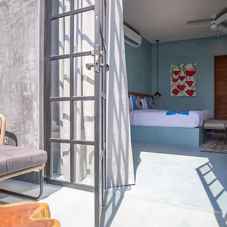 Turquoise (adults Only) 3*