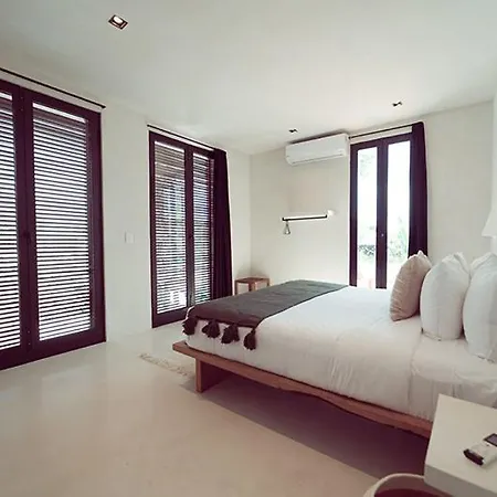 Lucky Duck Dt Hotel