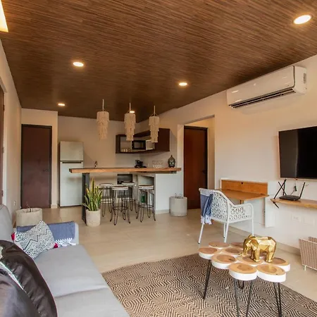 Macondo 4*